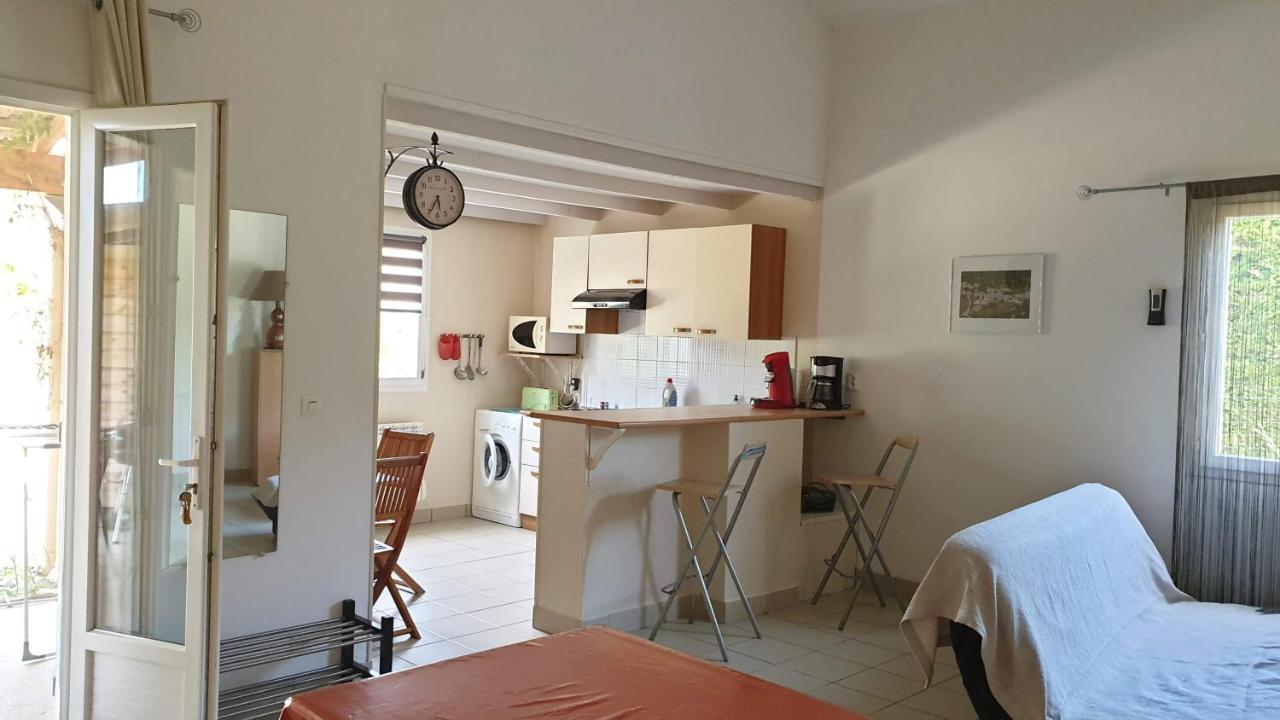 Gites Du Combeau Saint-Maurice-dʼIbie Habitación foto